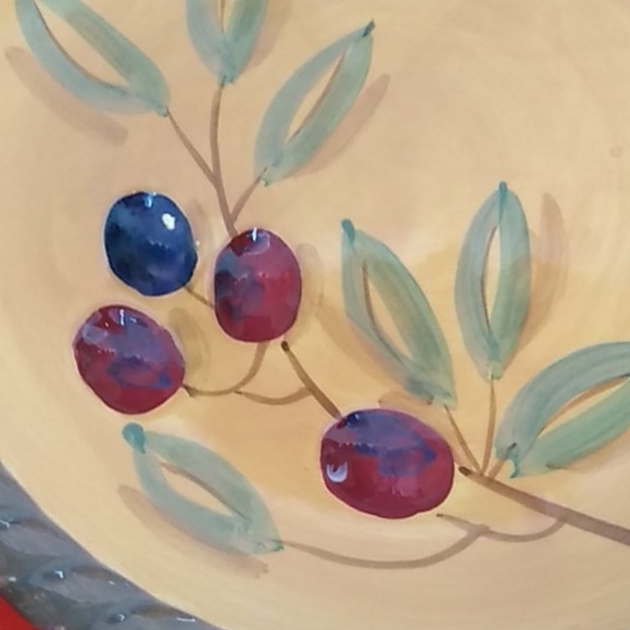 Set of 4. -8 inch plates 🍽️ - Picture 3 of 5